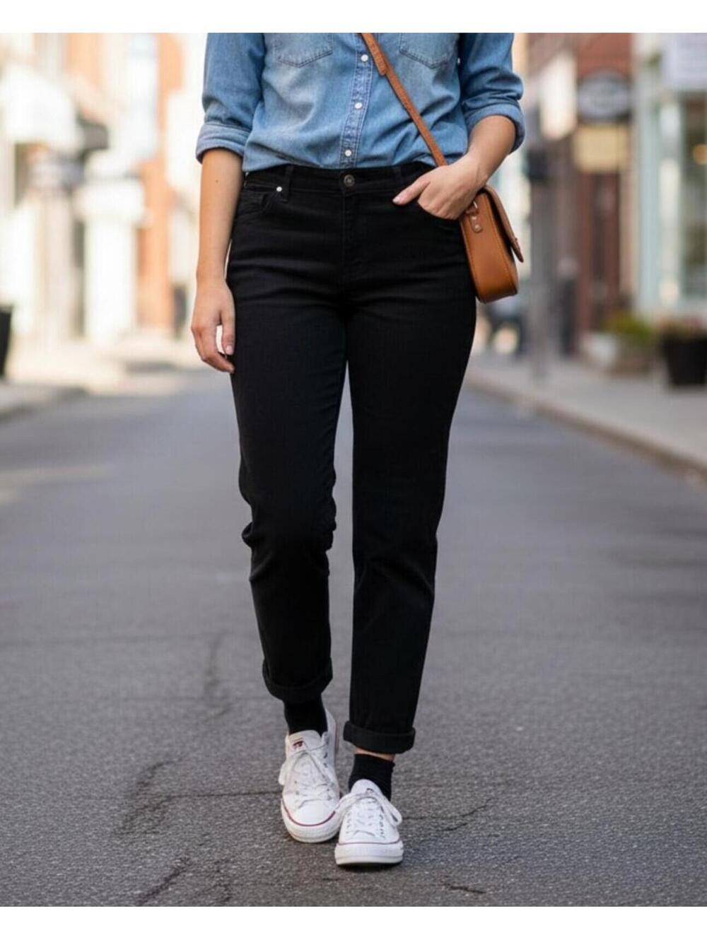 Women’s Size 6 GAP Black Chino Cuff Ankle Pants